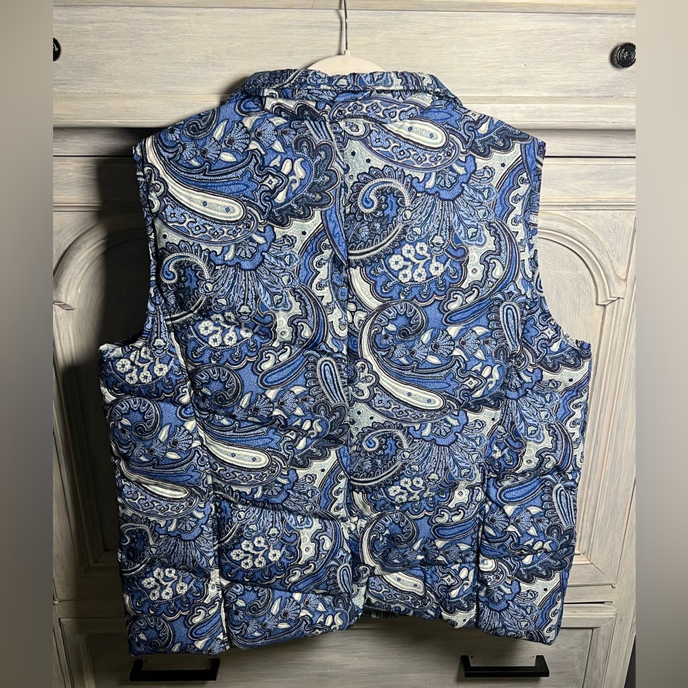 Talbots Blue & White Paisley Floral Printed Duck Down Feather Puffer Vest - Picture 6 of 7